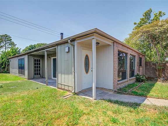 3rd image of 9322 Beringwood Dr