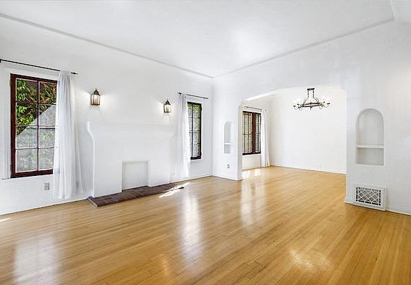 2nd image of 419 N Ogden Dr