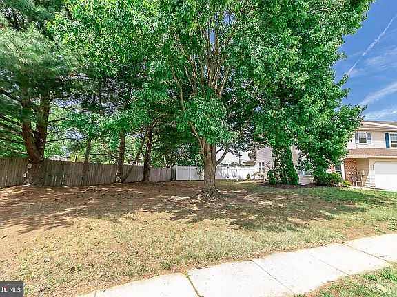 3rd image of 211 Lafayette Dr