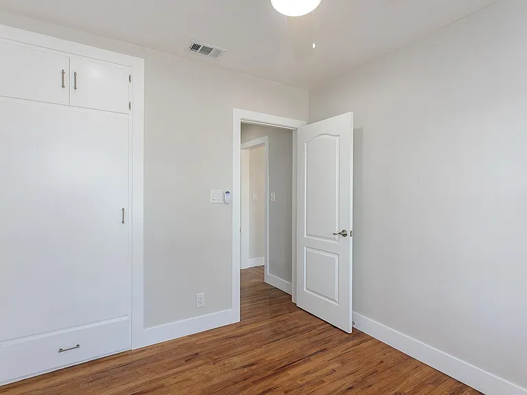 783 E Grand Ave — Photo 13