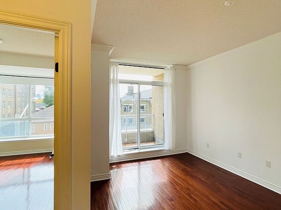 4th image of 2 Edith Dr #308