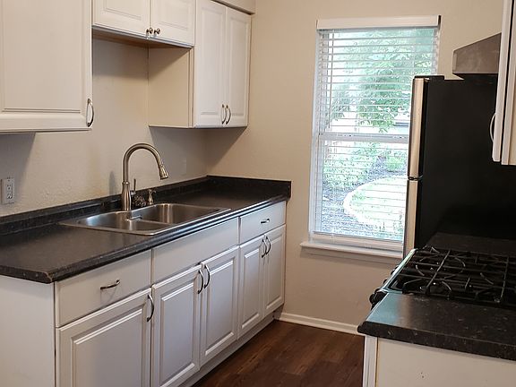 5th image of 7203 Providence Ave #A