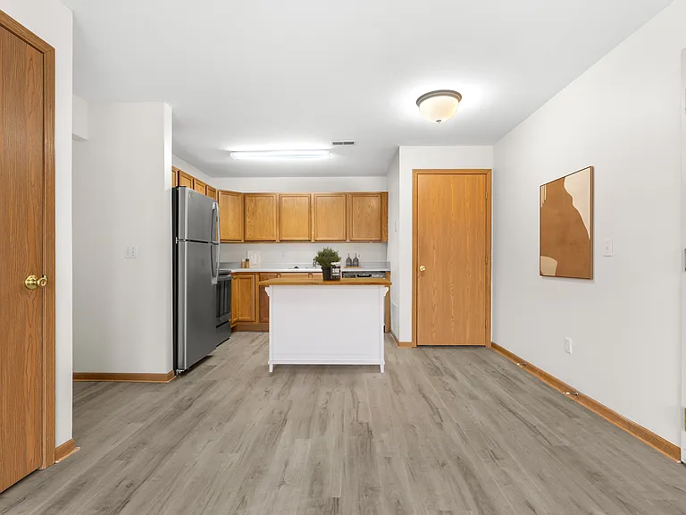 Eagles Ridge — Photo 2