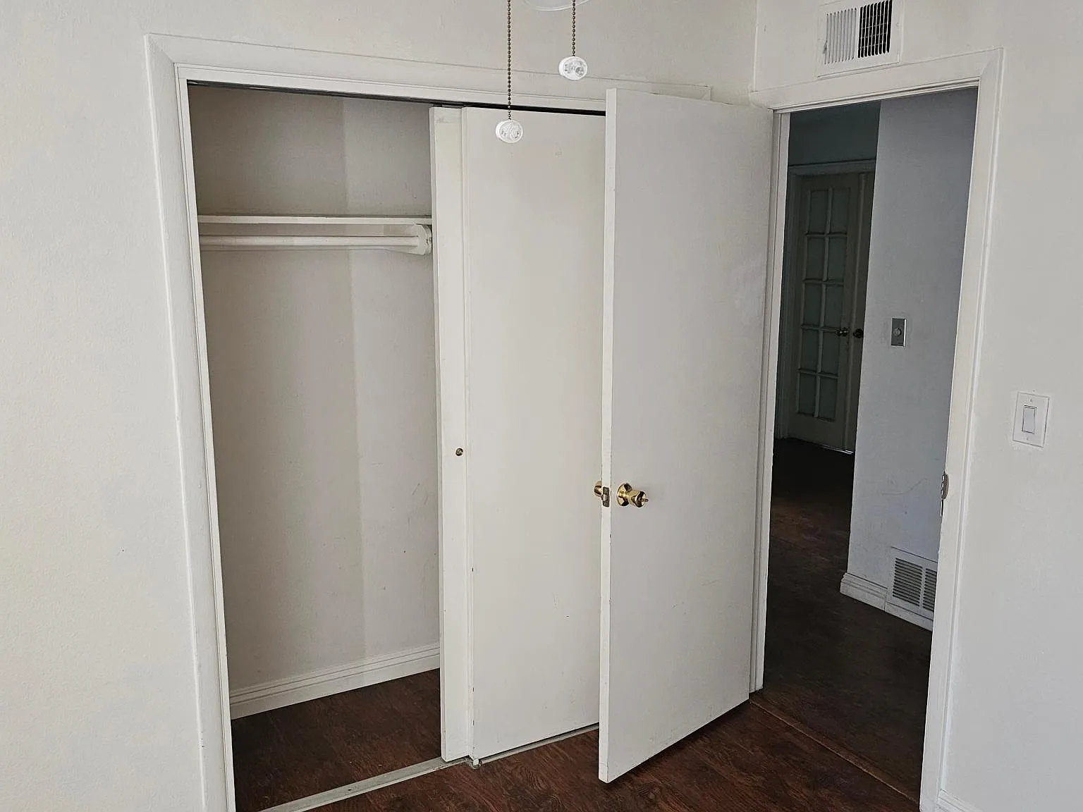 4 bed, 2700 sqft, $850 — Photo 1