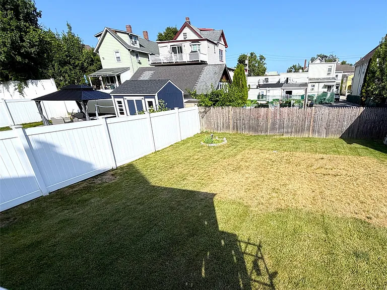 411 Elm St — Photo 18