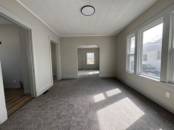 5th image of 2215 Decamp Ave