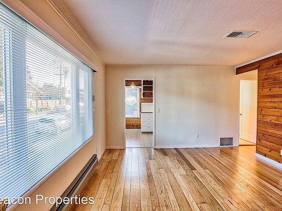 4th image of 503 Forest St APT 8