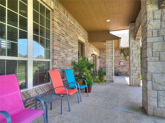 2nd image of 19524 Talavera Ln