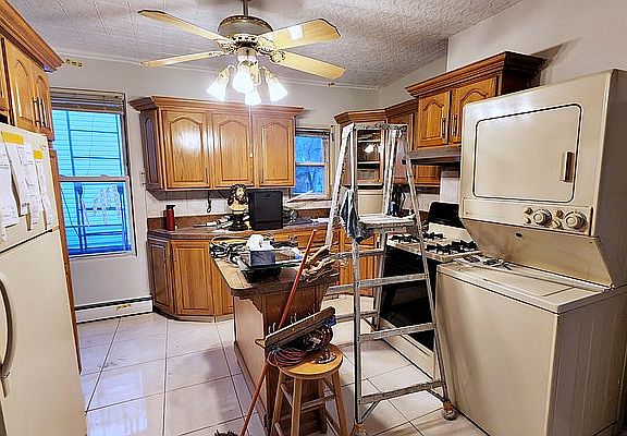 2nd image of 315 Leonard St #2L