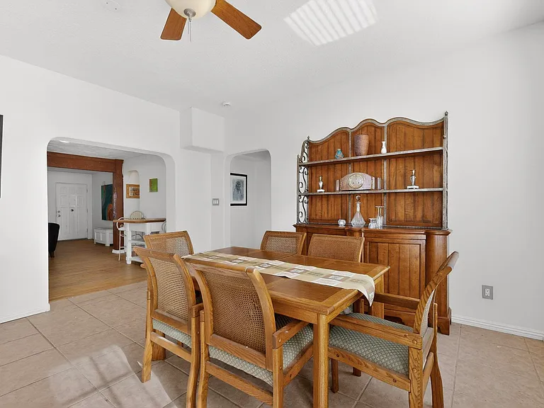 226 Sierra Pl NE — Photo 41