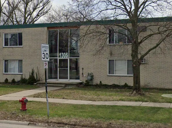 Catalpa Court, 1305 W Nine Mile Rd, Ferndale, MI 48220