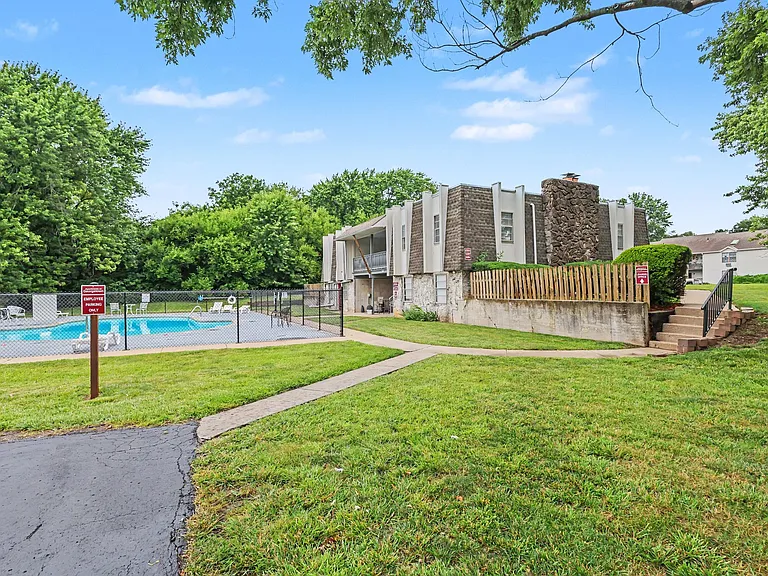 Apartments at Georgetown — Photo 41