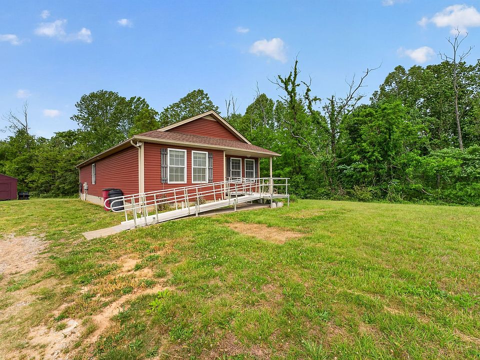 1st image of 374 Douglas Ln