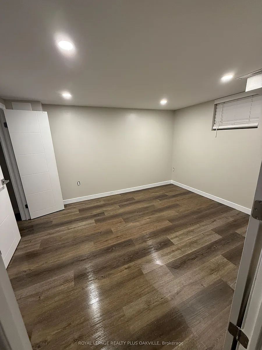 Building Photo - 269 W 5th St N #BASEMENT