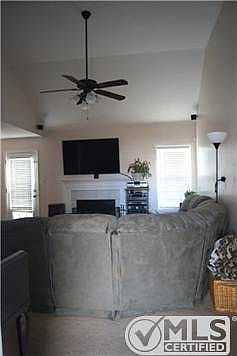 4th image of 1380 Jenny Ln