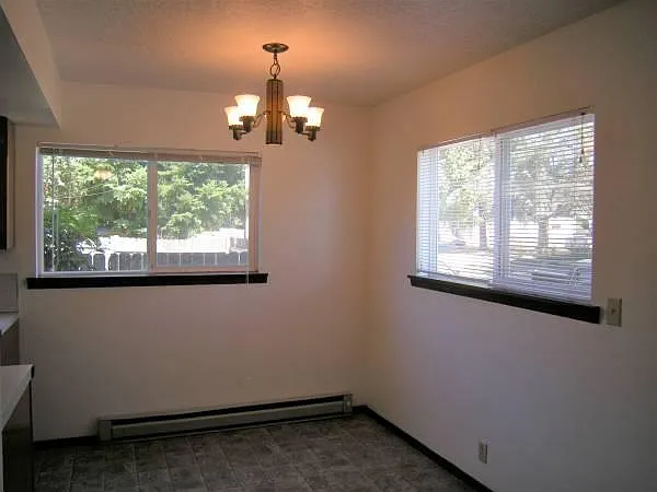 323 N Main Ave — Photo 3
