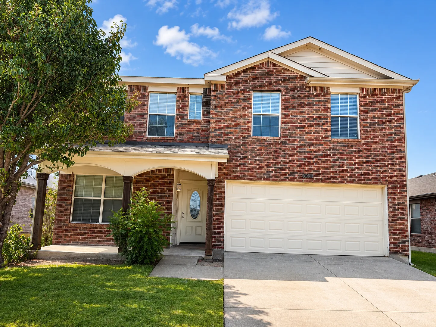 5 bed, 2.5 bath, 2485 sqft, $2,650 — Photo 1