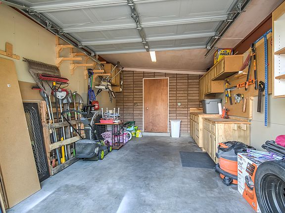 1-car garage / Workshop