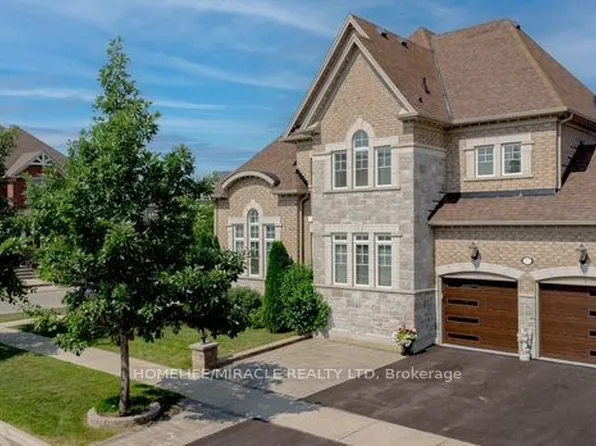 37 Degrey Dr, Brampton, ON L6P 3X5