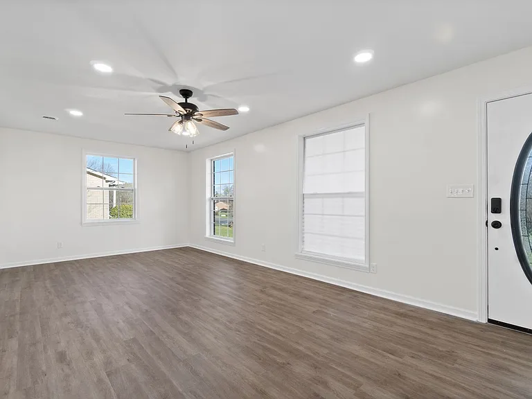 110 Rainbow St — Photo 7