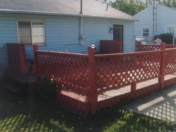 Large deck for entertaining