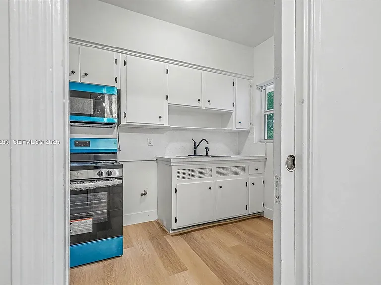 9160 NE 8th Ave #2J — Photo 11