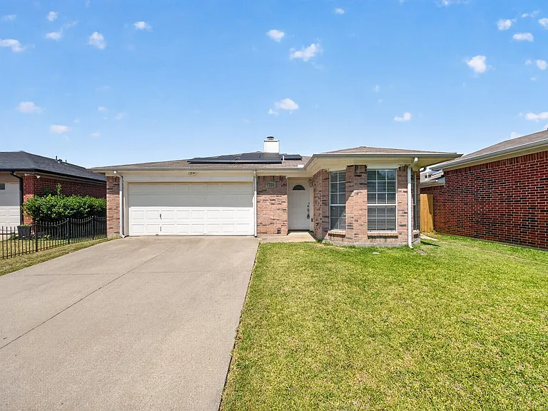 6206 Tidewater Dr — Photo 1