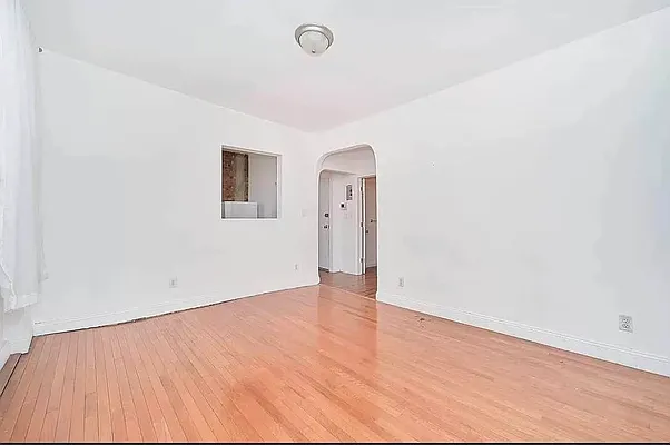 Rented by Compass | media 9