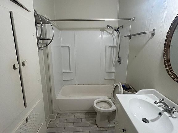 3rd image of 1728 Spain St