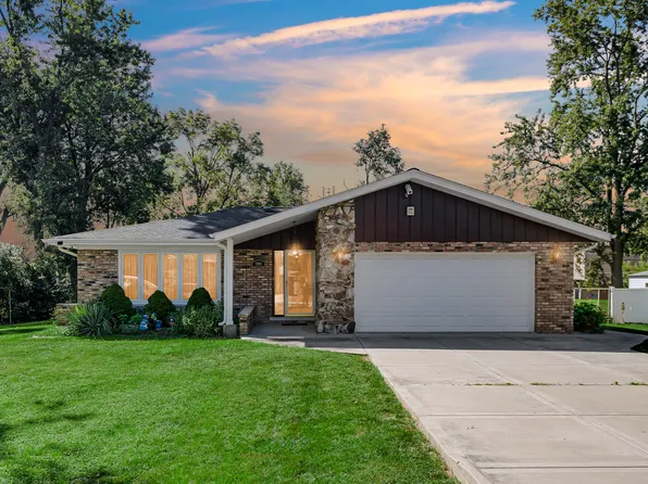 7903 W 102nd St, Palos Hills, IL 60465