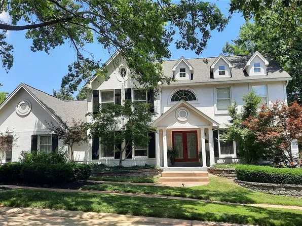 225 W Manor Dr, Chesterfield, MO 63017