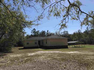 87 Bear Ln, Crawfordville, FL 32327