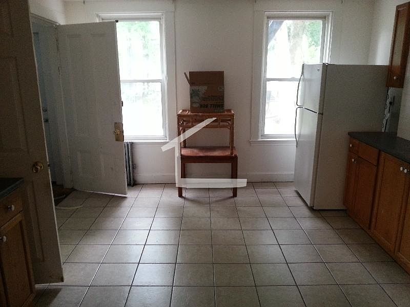 2nd image of 27 Pratt St #01