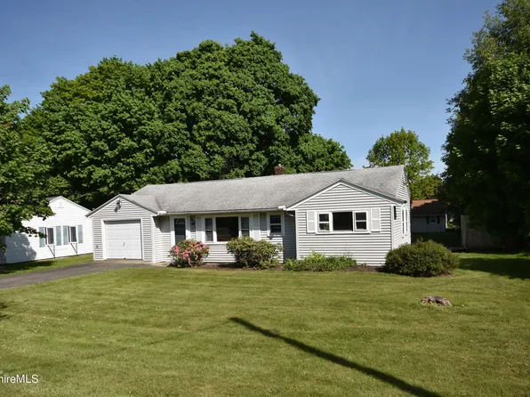 1077 South St, Dalton, MA 01226