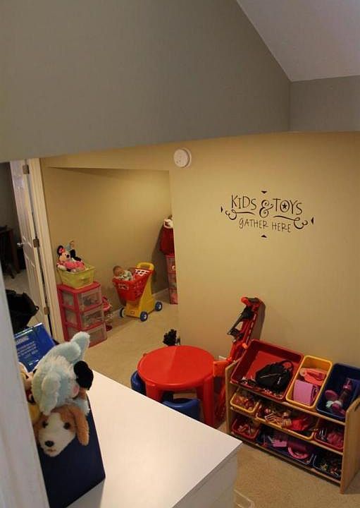 2nd image of 1335 Marianne Ave