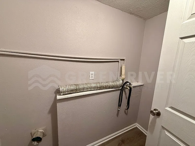 3078 W 15th St — Photo 20