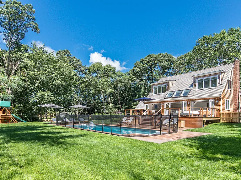 27 Montauk Hwy — Photo 11