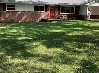 1381 19th Ave NE, Hickory, NC 28601