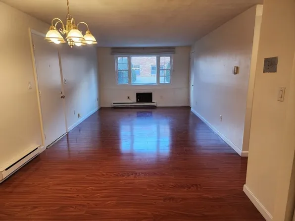 16-16A Mayberry Dr #1, Westborough, MA 01581
