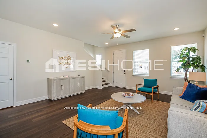 3 bed, 2.5 bath, 1604 sqft, $1,795 — Photo 4