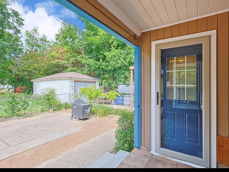 5912 Belgrade Ave — Photo 11