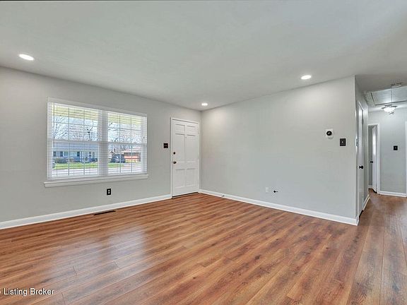 4th image of 3125 Maywood Pl