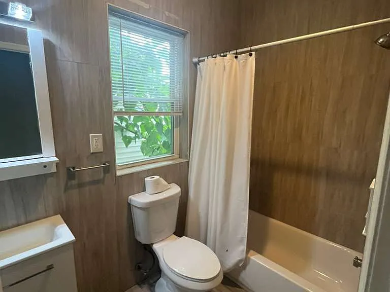 2028 E Firth St — Photo 11