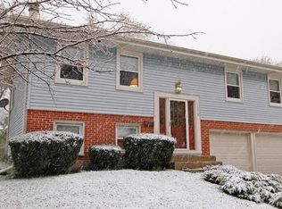 1272 W Oakmont Rd, Hoffman Estates, IL 60169