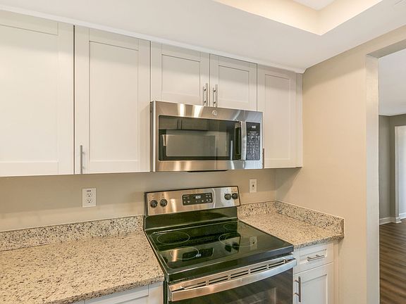 4th image of 5305 Skyland Dr
