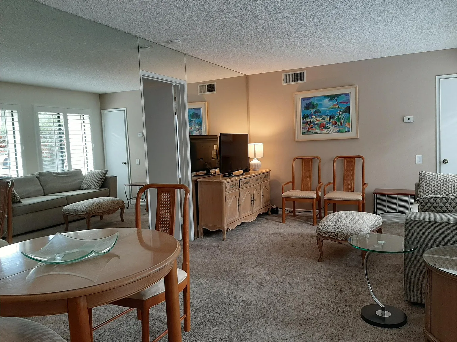 1100 E Amado Road — Photo 4