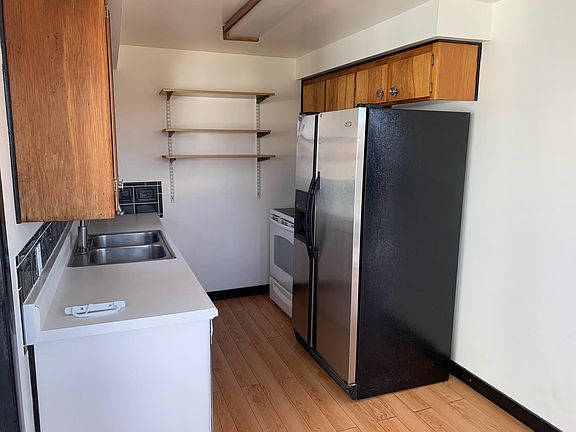 4th image of 3719 E Euclid Ave