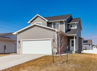 2823 22nd St SW, Altoona, IA 50009