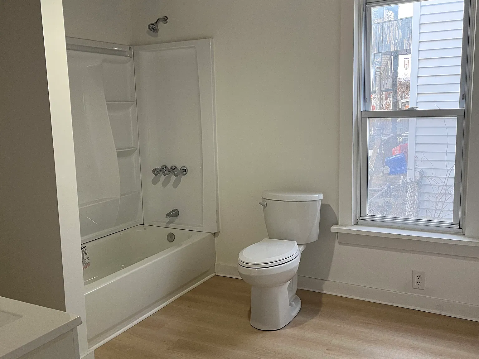 1 bed, $1,000 — Photo 4