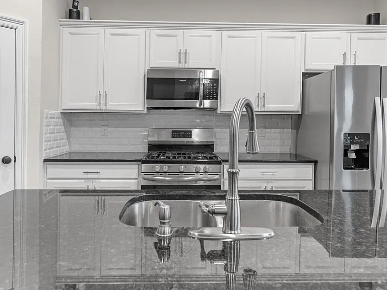 289 Lake Pride Dr — Photo 10